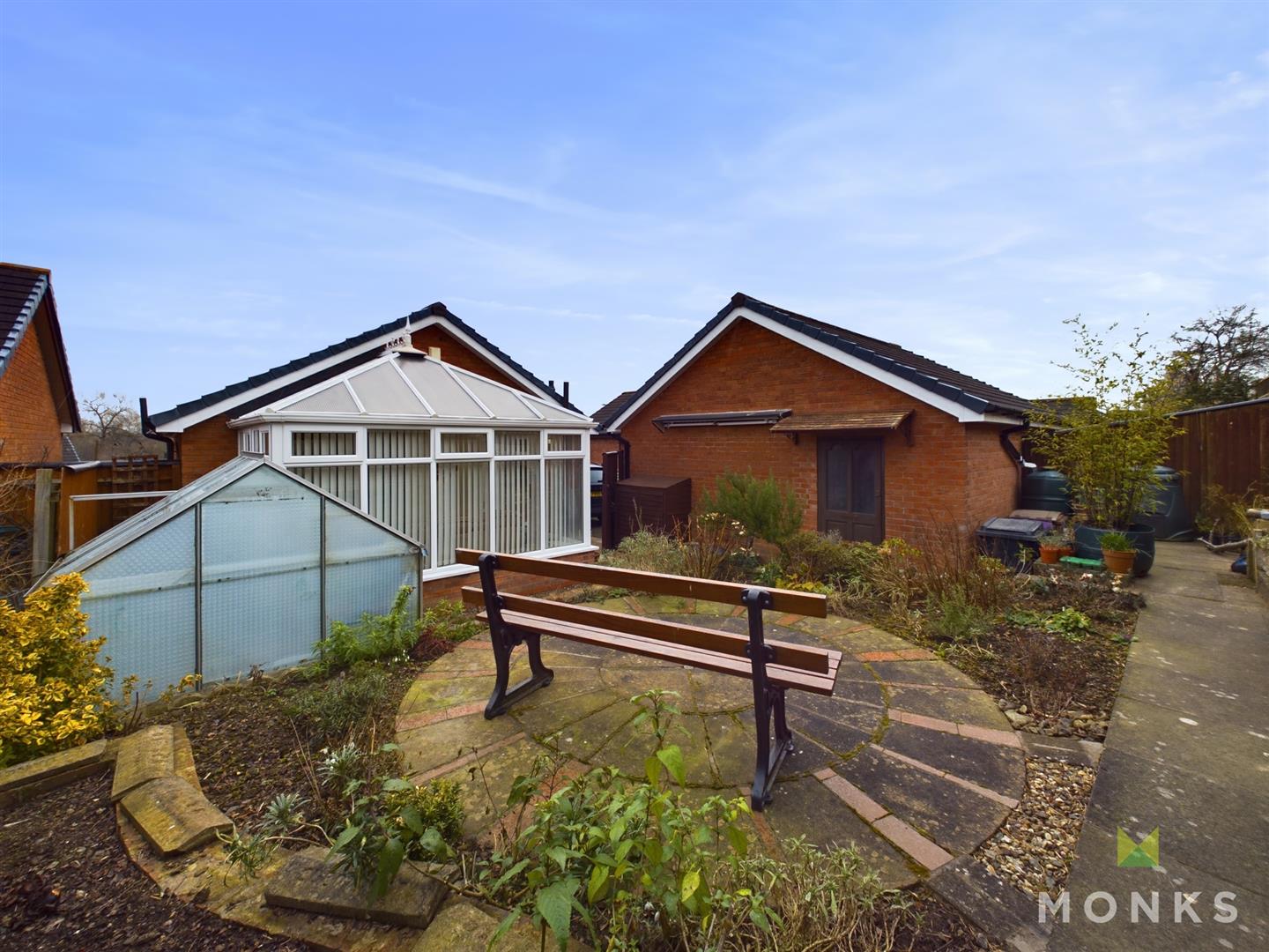 6 Heather Bank, Oswestry, SY11 3PT For Sale